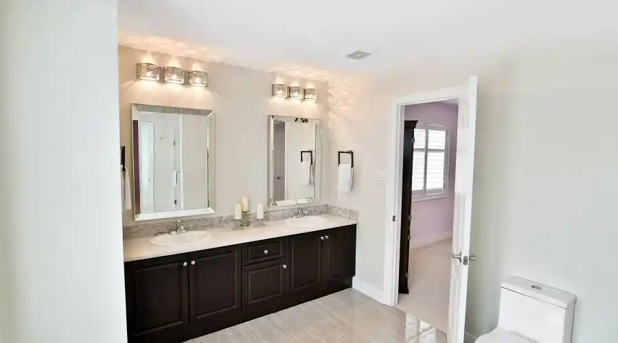 Jack and Jill ensuite bath